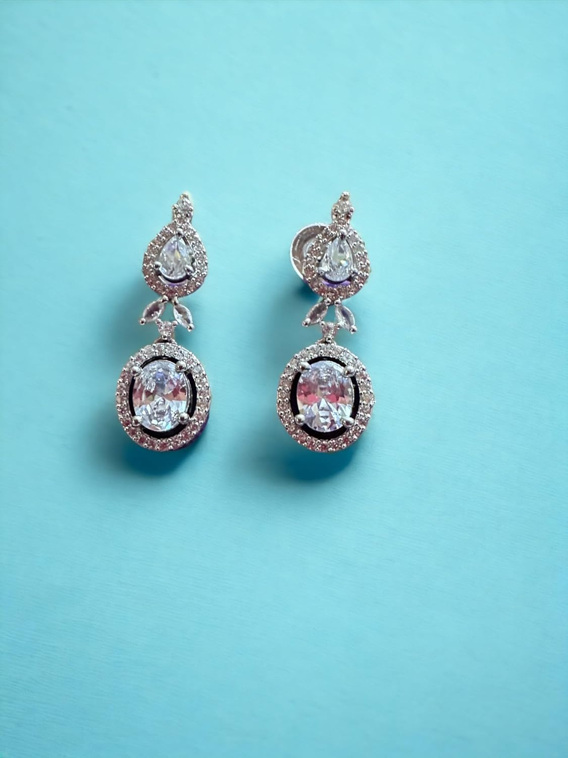 Elegant Silver Necklace Set with Teardrop Crystals