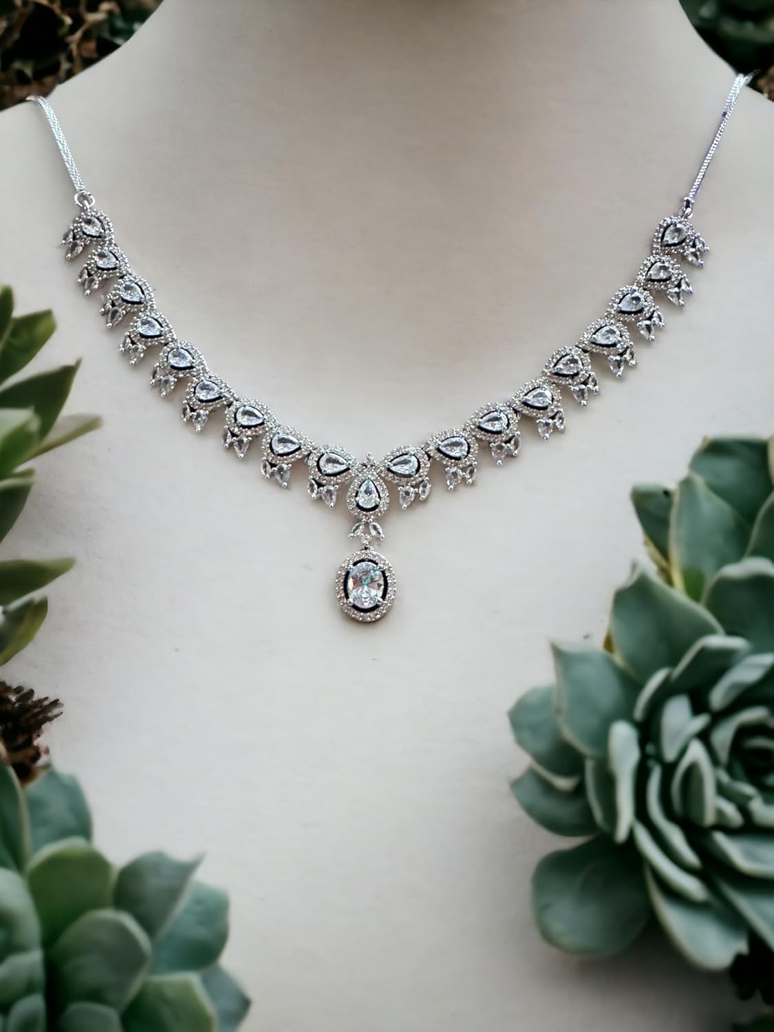 Elegant Silver Necklace Set with Teardrop Crystals