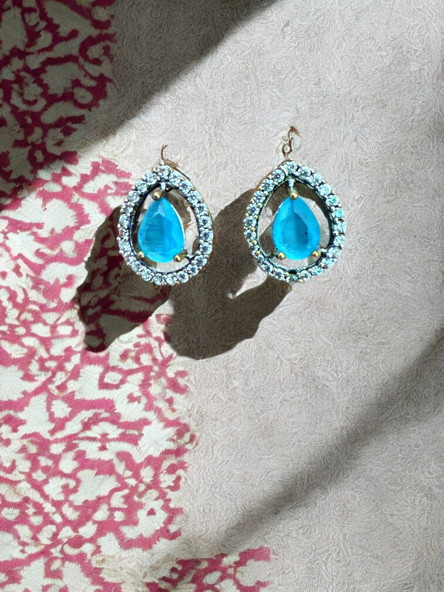 Antique Silver Finish Turquoise Blue Teardrop Hasli Set with Stud Earrings