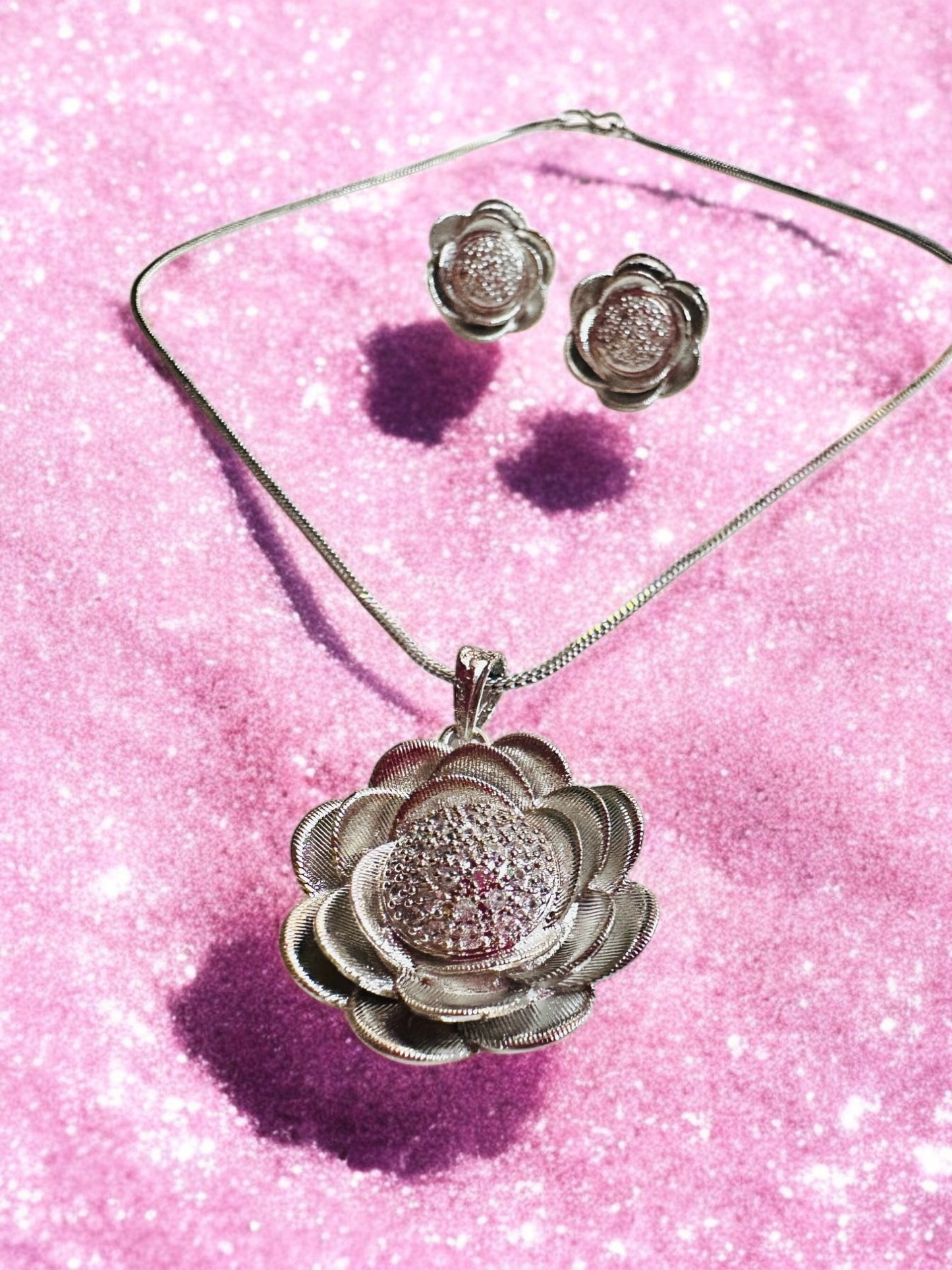 Rhodium Plated Flower Design Pendant Set
