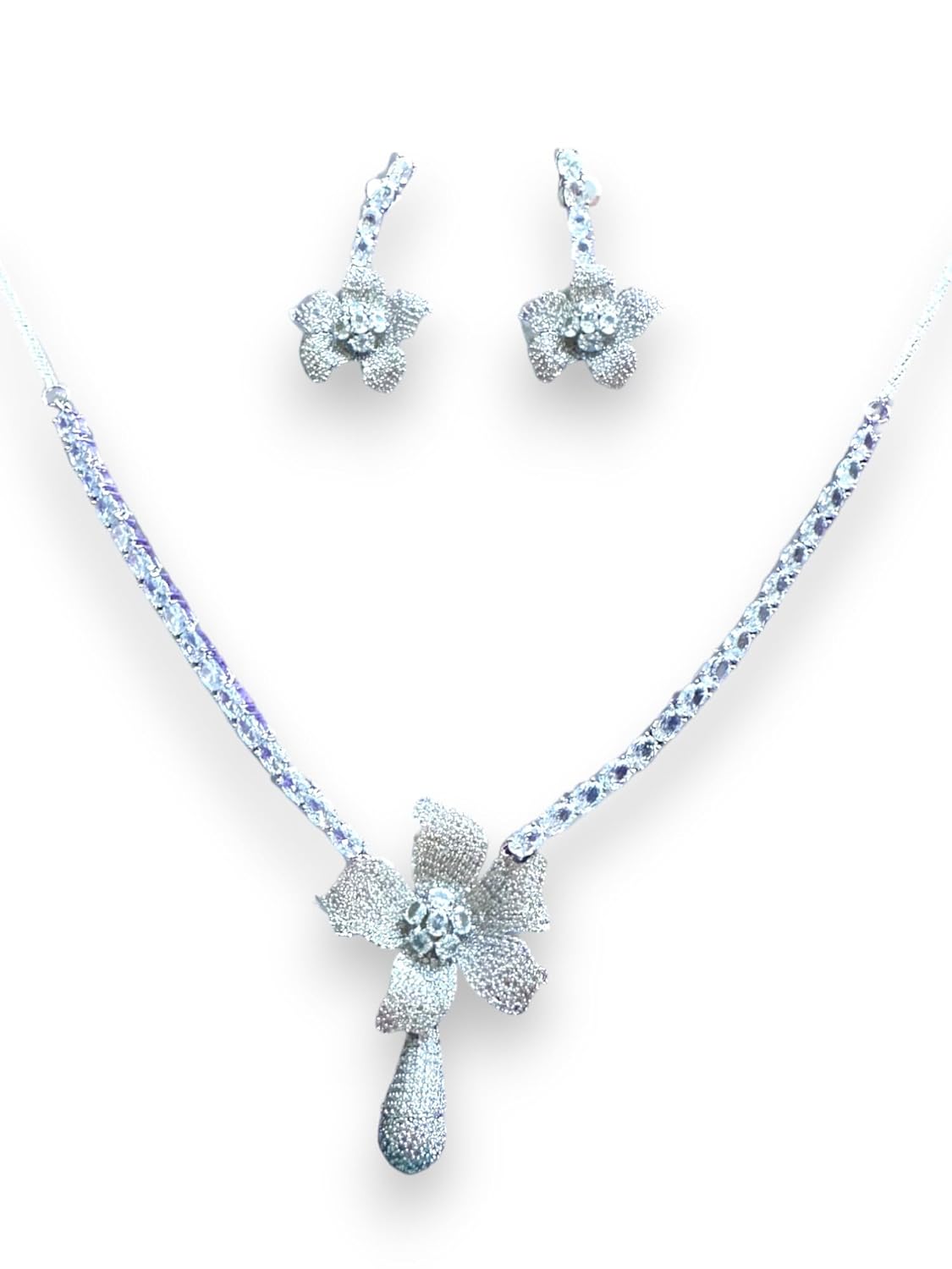 Elegant Jewellery Set with Floral Earrings and Necklace, Rhodium-plated, 45 cm