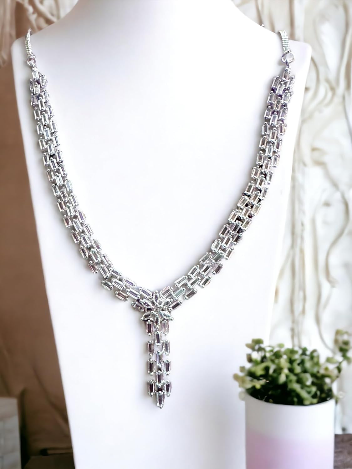 Sparkling Crystal Necklace and Earrings Set, Intricate Design