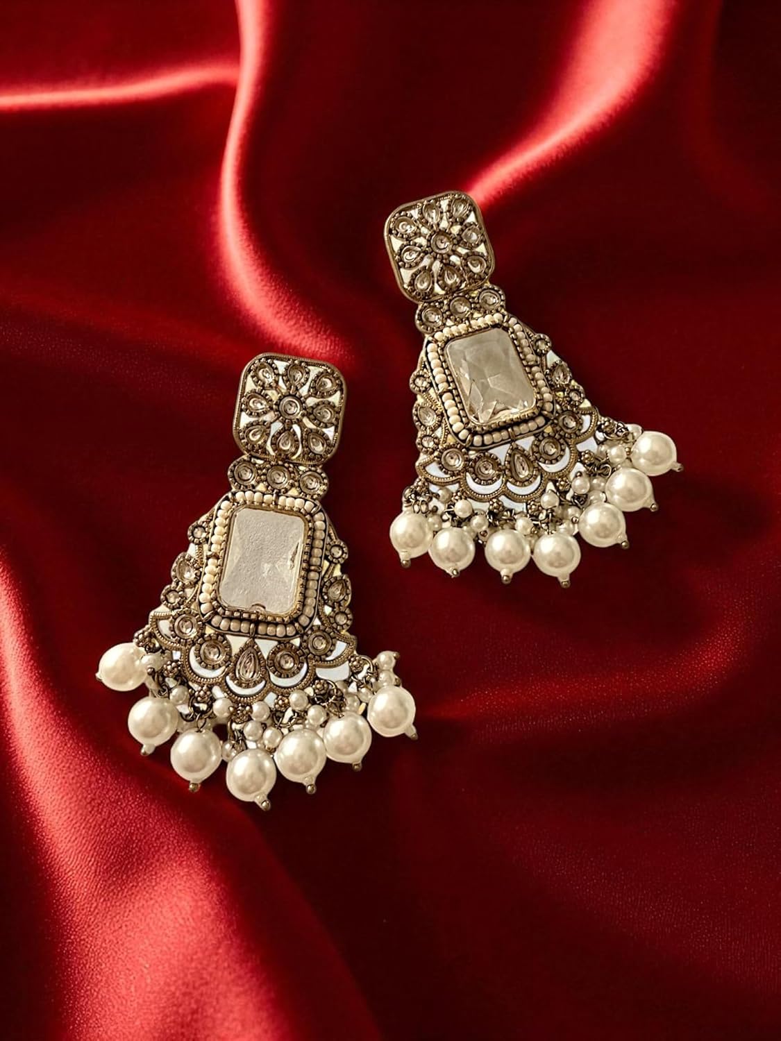 Regal Kundan Chandelier Earrings with Pearls