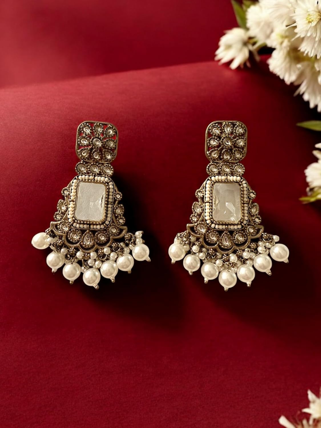 Regal Kundan Chandelier Earrings with Pearls