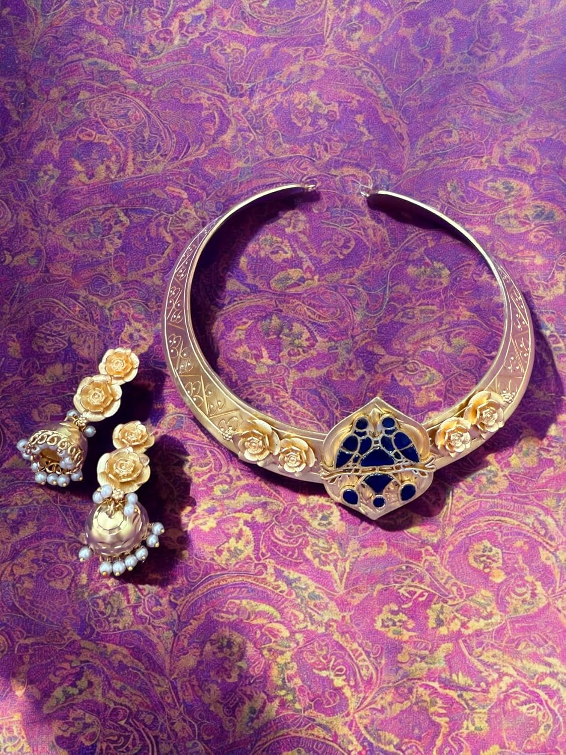 Rebekah Floral Collar Hasli Set with Enamel Detailing