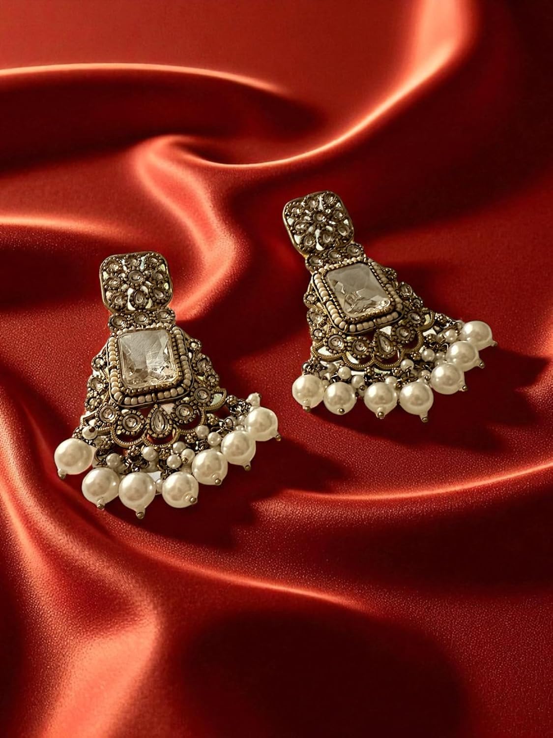 Regal Kundan Chandelier Earrings with Pearls