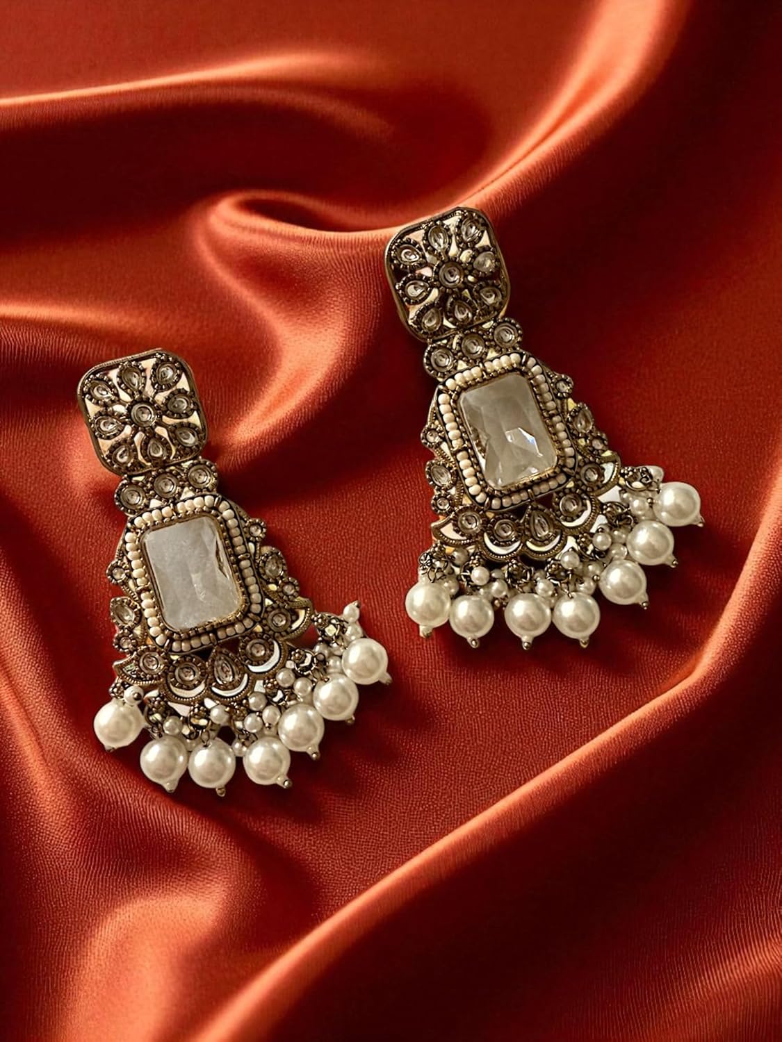 Regal Kundan Chandelier Earrings with Pearls