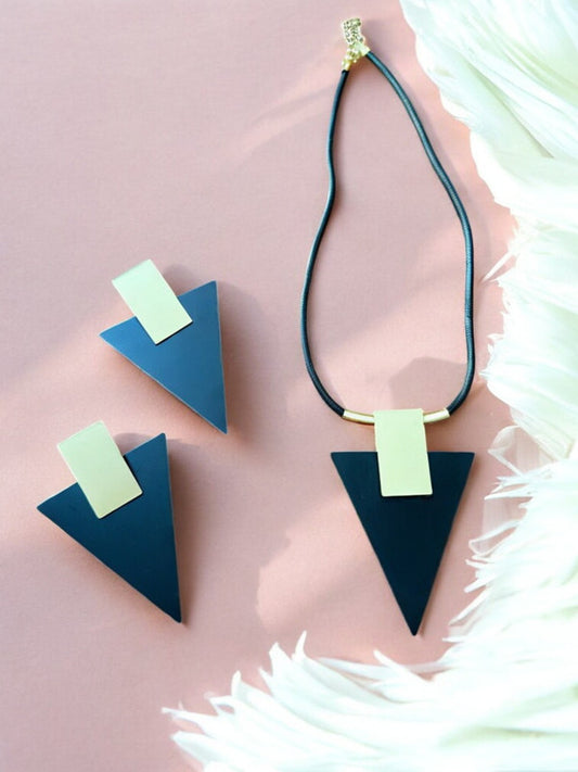 Vintage Style Golden Black Triangle Cord String Necklace Set