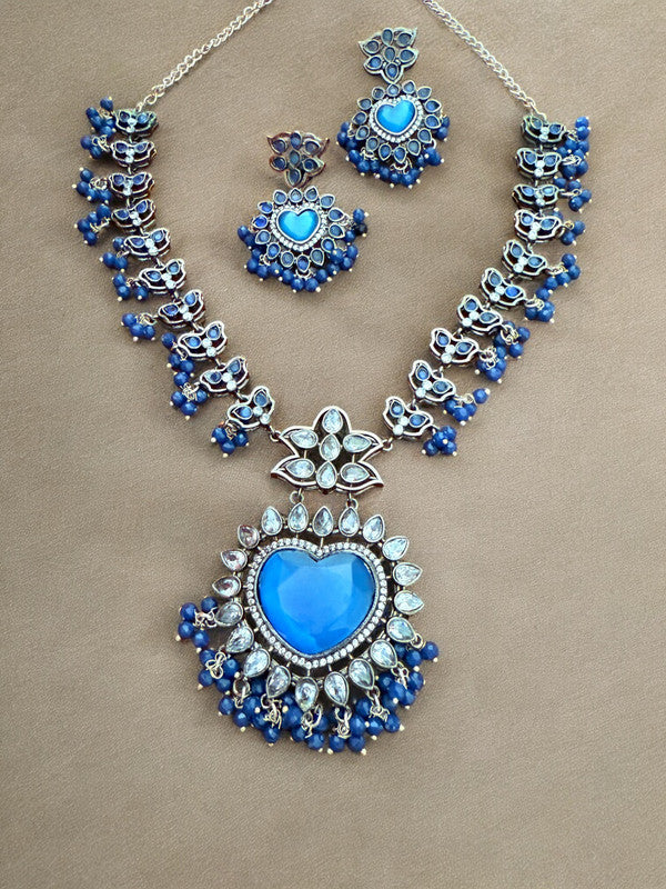 Royal Blue Heart Pendant Antique Necklace set with Kundan and Beads Detail