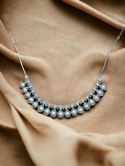 Vintage Stone Studded Pearl Necklace