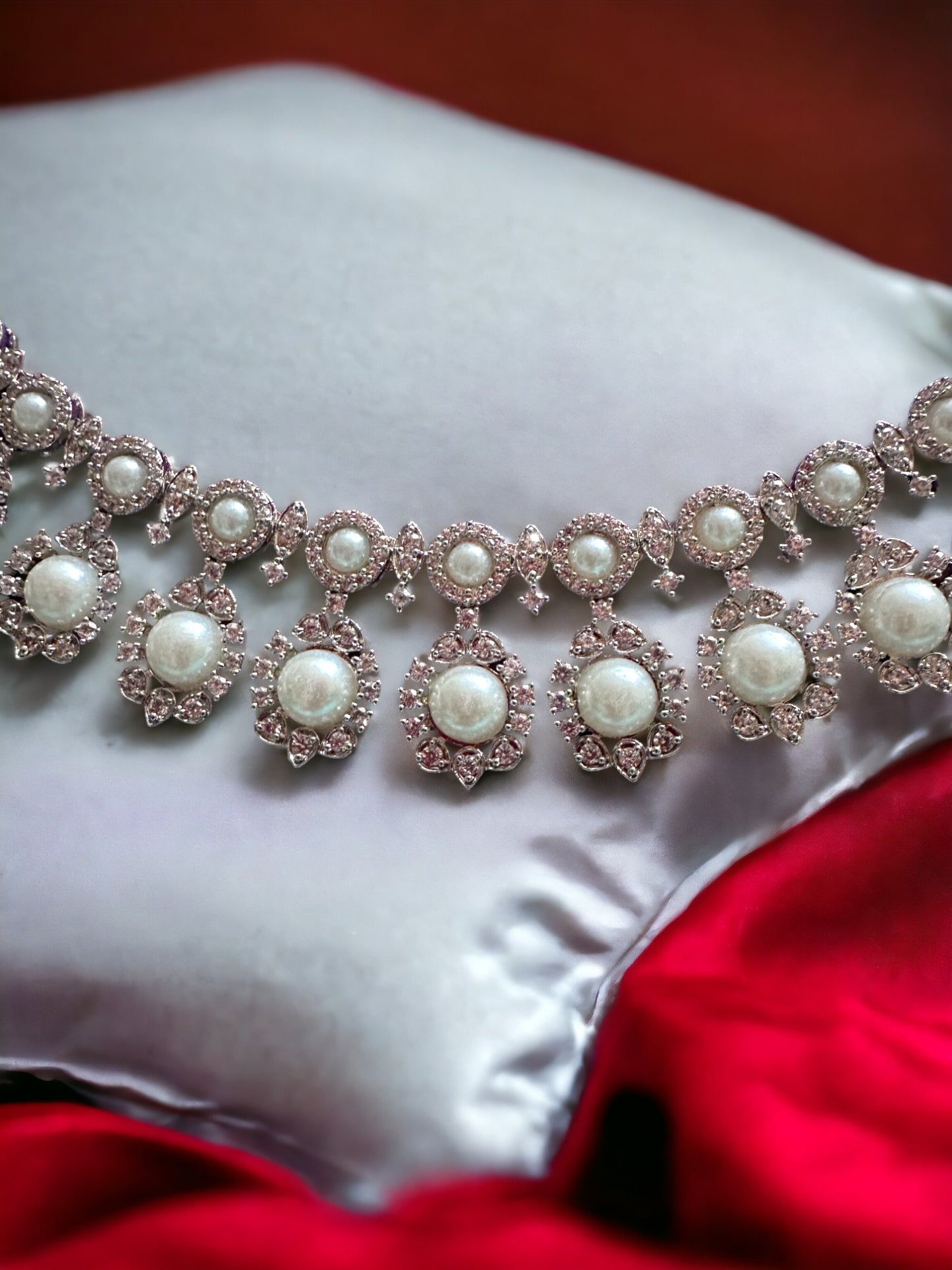 Vintage Stone Studded Pearl Necklace