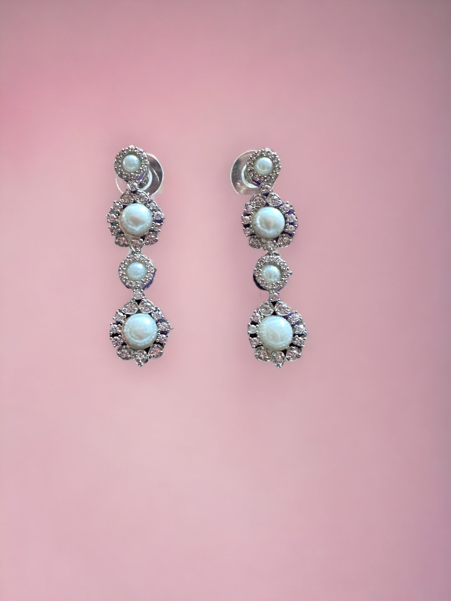 Vintage Stone Studded Pearl Necklace