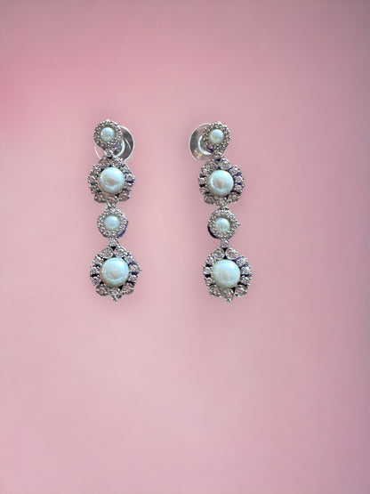 Vintage Stone Studded Pearl Necklace