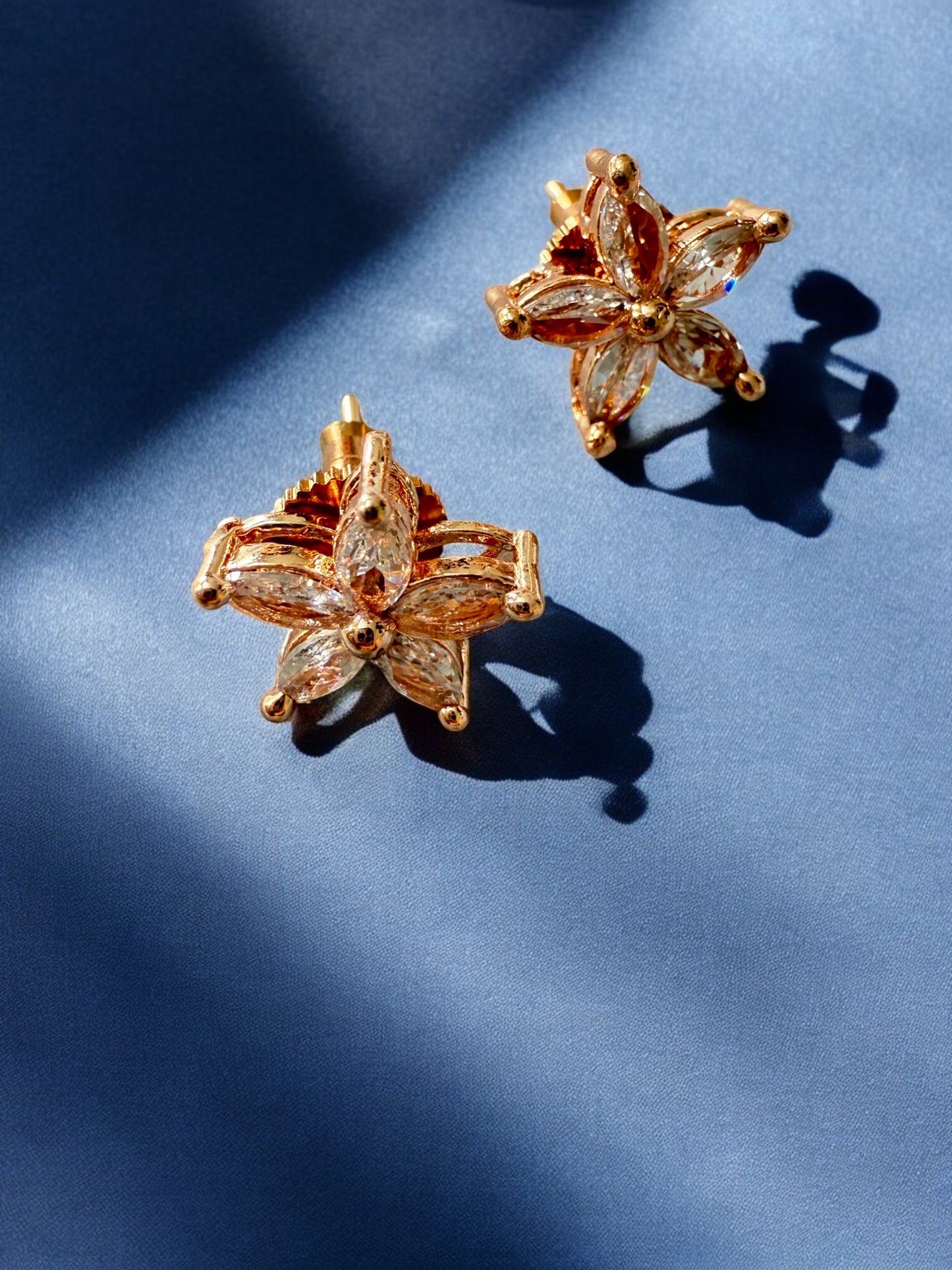 Gold-Toned Floral Necklace Set with Stone-Studded Detailing & Matching Stud Earrings – Festive Elegance Redefined