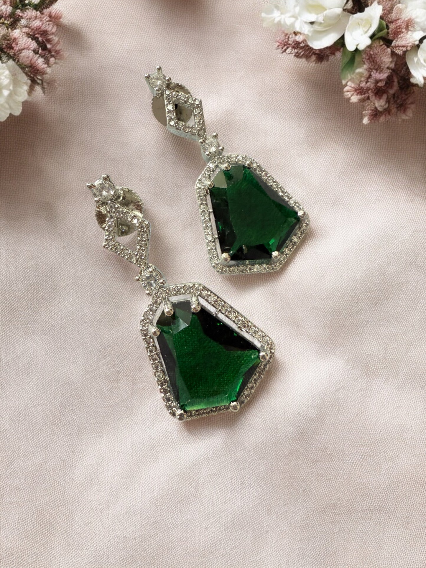 Emerald Stone-Studded Necklace Set with Matching Earrings
