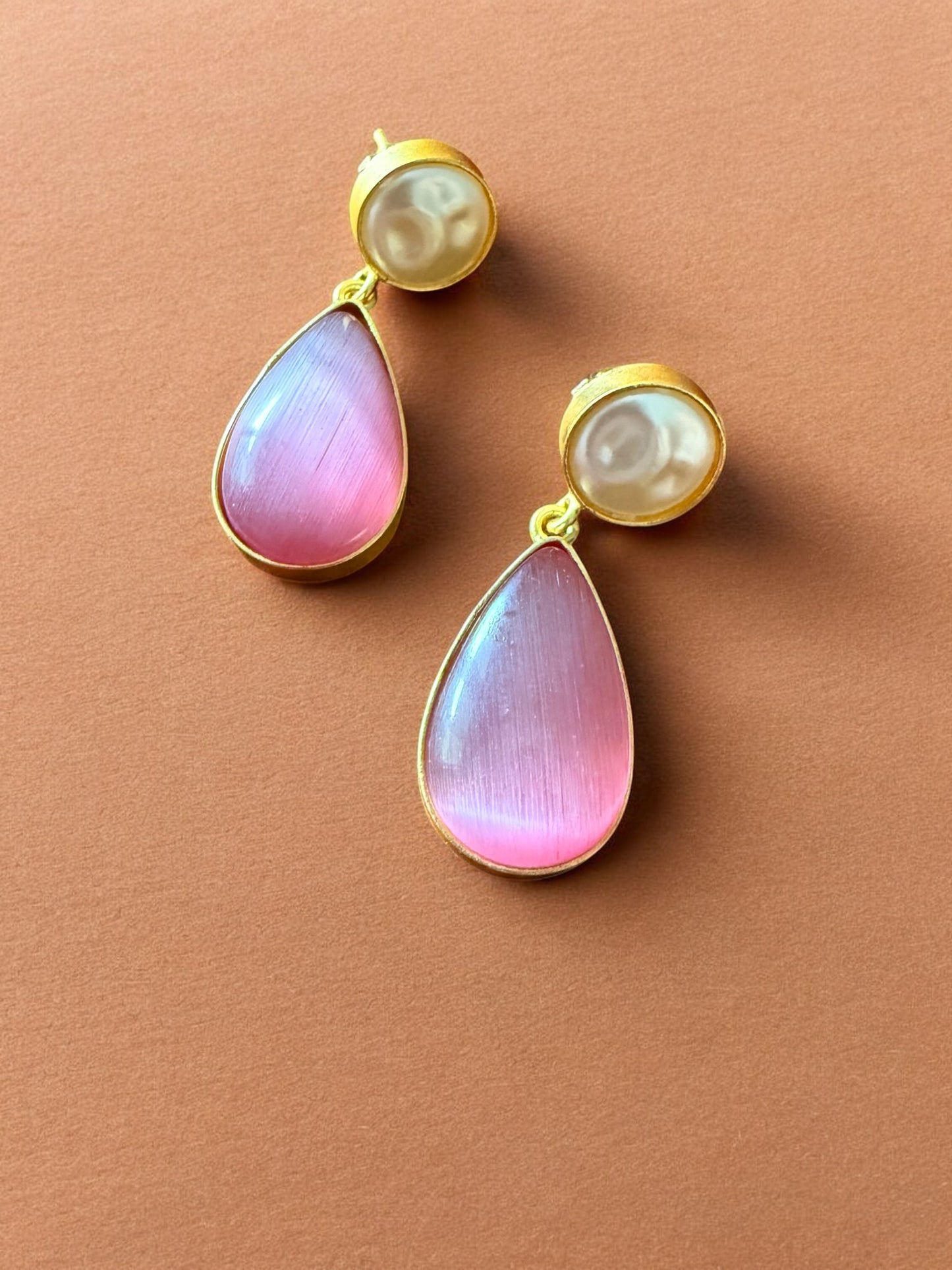 Pink Petal Necklace Set with Green Onyx and Mother of Pearl