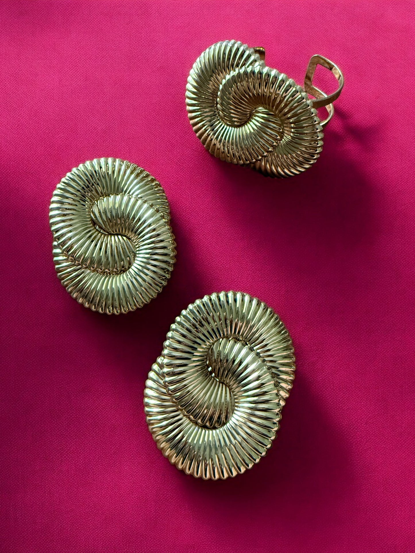 Vacation Classic Oval Spiral Stripe Necklace Set with Bracelet