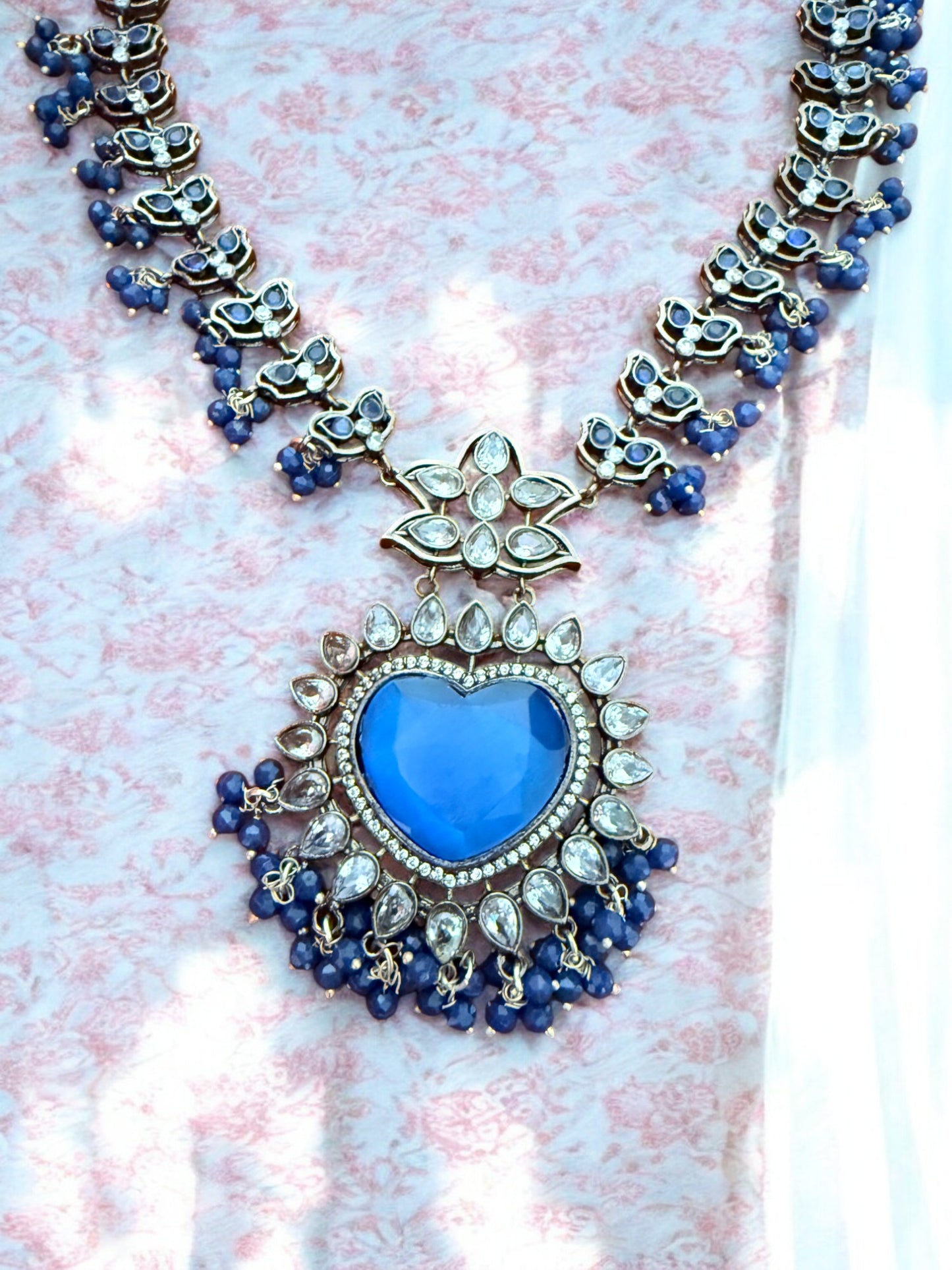 Royal Blue Heart Pendant Antique Necklace set with Kundan and Beads Detail