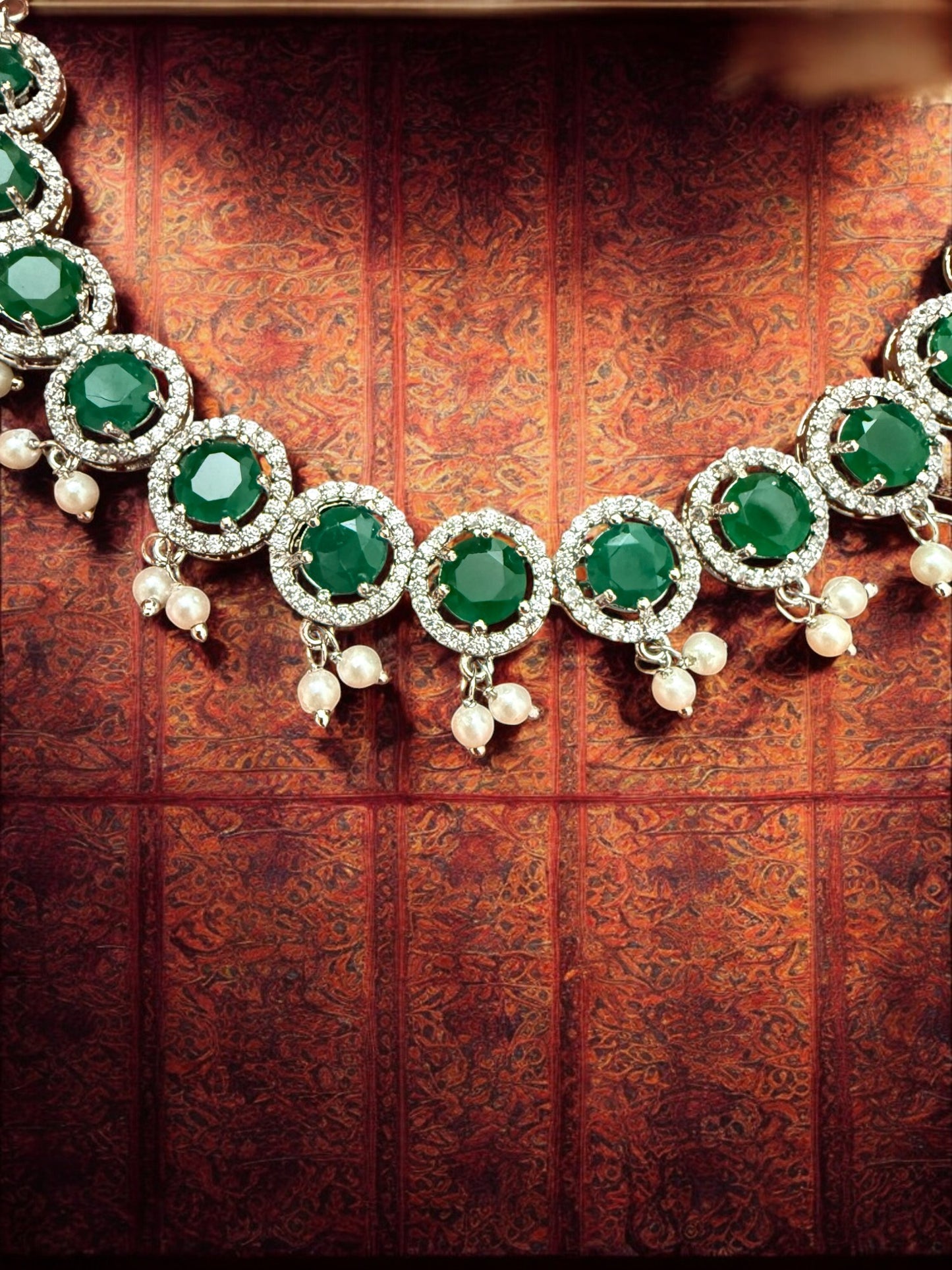 Emarld Green Stone Necklace set with Pearl Accents
