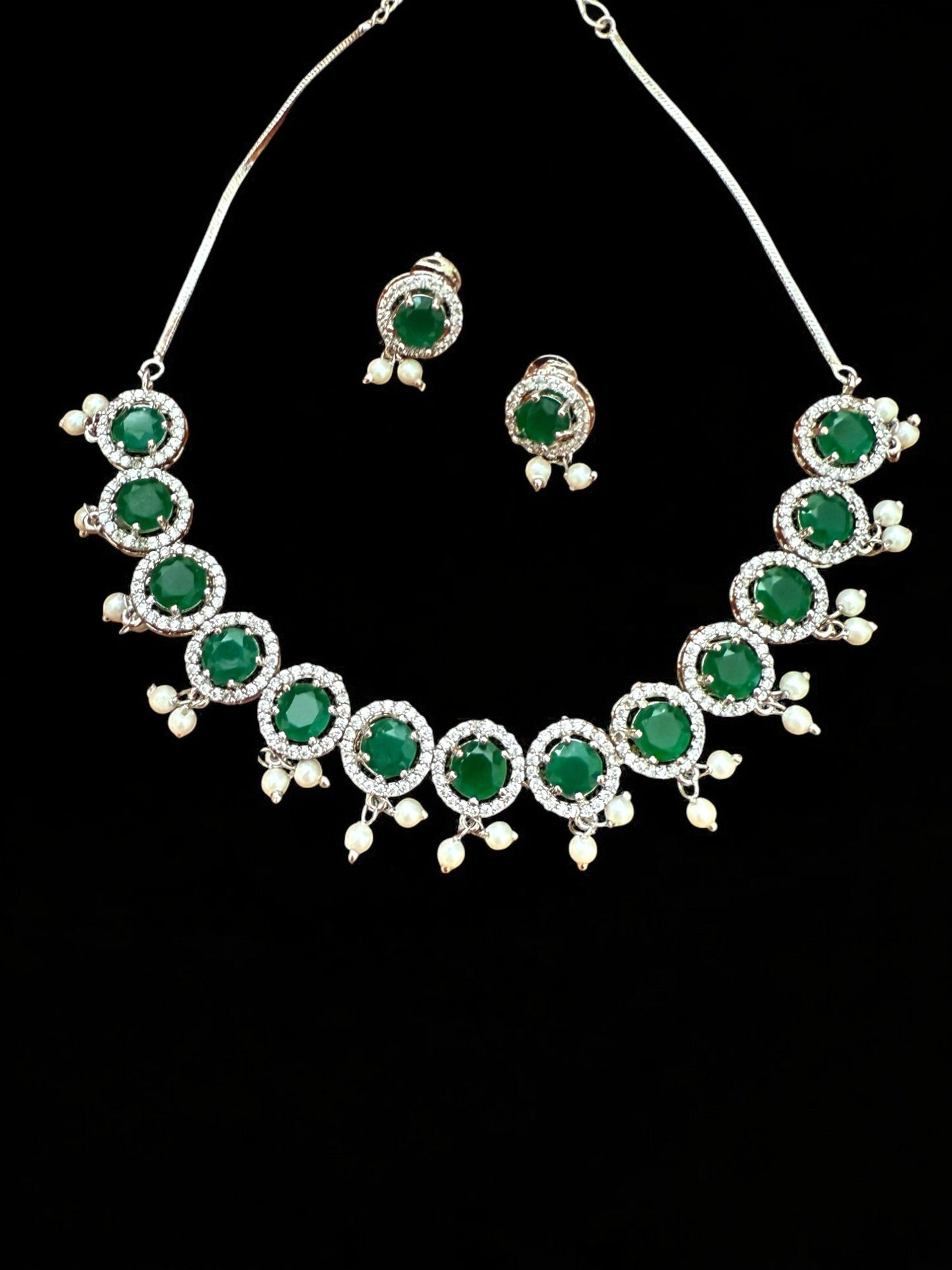 Emarld Green Stone Necklace set with Pearl Accents
