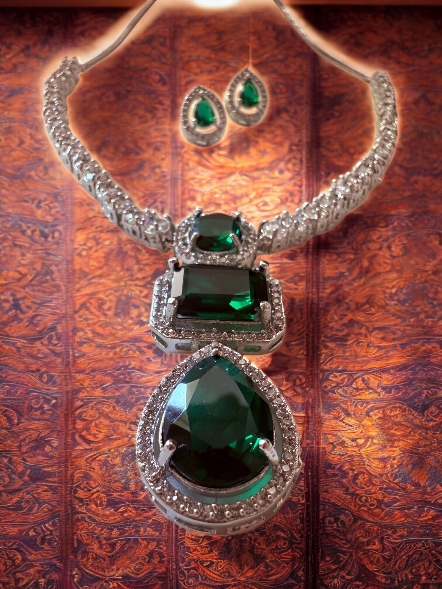 Emarld Green Statement Stone Zircon Pendant Set with Stud Earrings