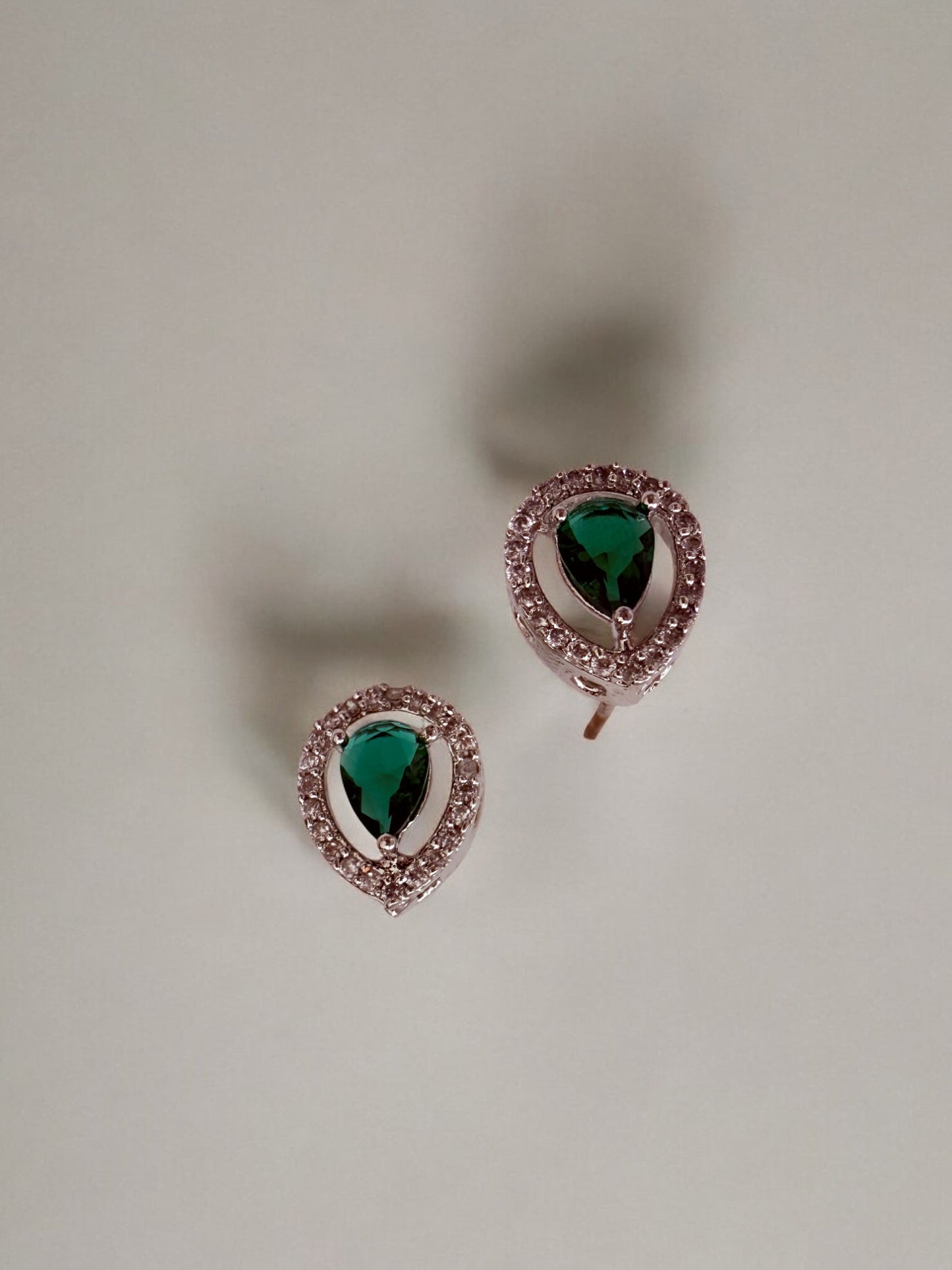 Emarld Green Statement Stone Zircon Pendant Set with Stud Earrings
