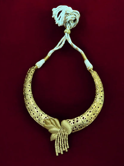 Antique Gold Filigree Hasli Set with Cascading Leaf Motif