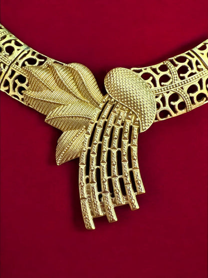 Antique Gold Filigree Hasli Set with Cascading Leaf Motif
