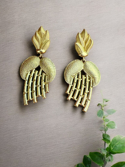 Antique Gold Filigree Hasli Set with Cascading Leaf Motif