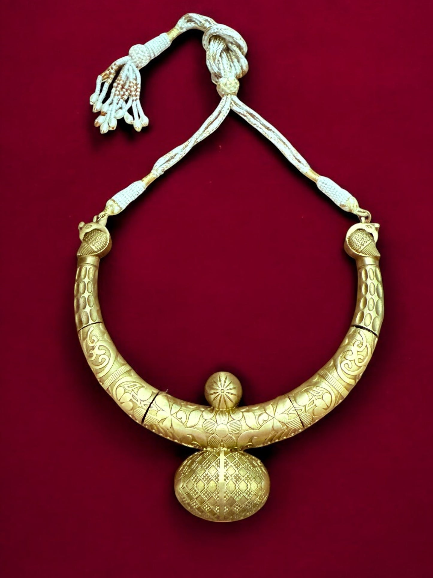 Antique Matt Gold Hasli Set with Engraved Dome Motifs