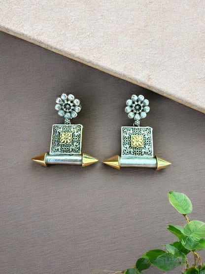 Tribal Heritage Dual Tone Hasli Set with Cylindrical Danglers