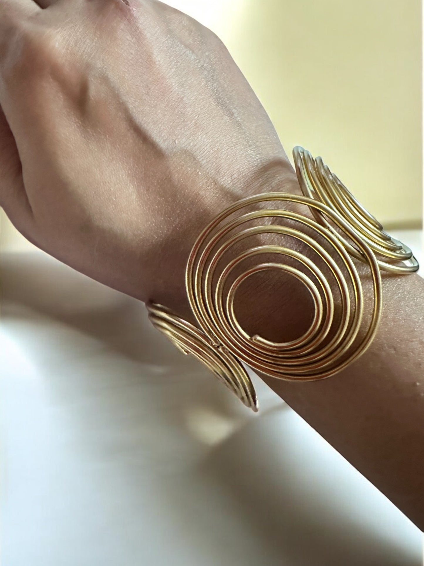 Bold Spiral Gold Cuff – A Statement of Modern Elegance