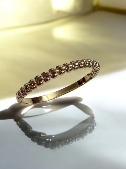 Timeless Gold Bracelet with Beaded Detailing – Understated Elegance