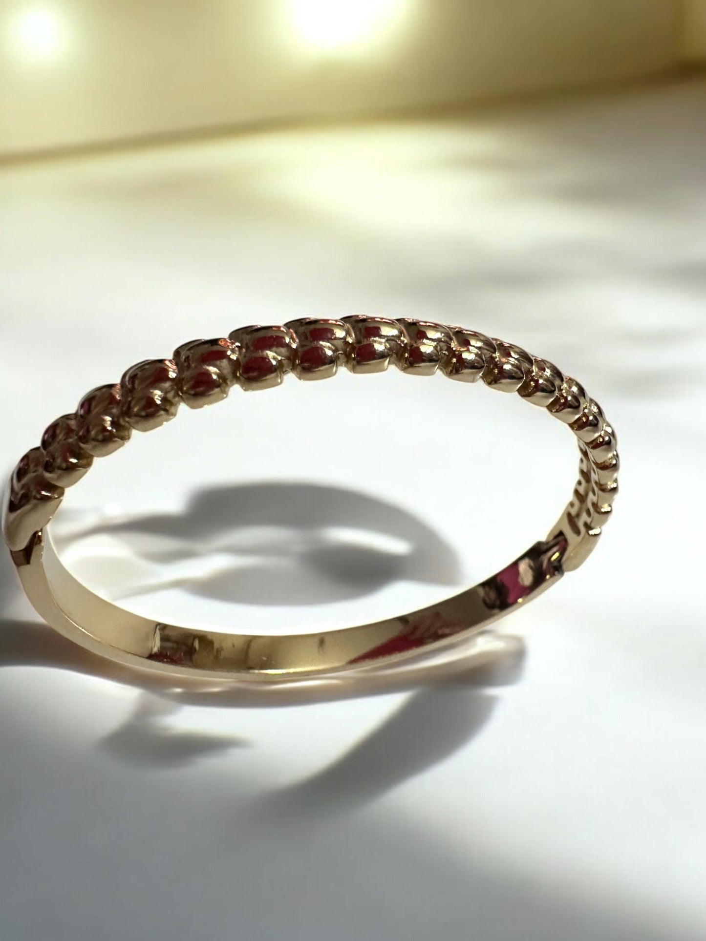 Timeless Gold Bracelet with Beaded Detailing – Understated Elegance