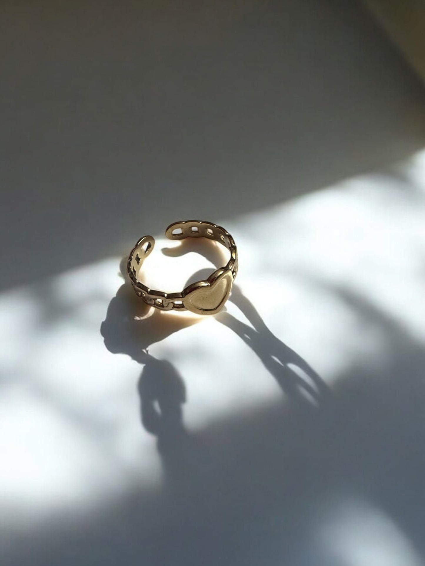 Golden Heart Chain Ring – A Symbol of Elegance & Love