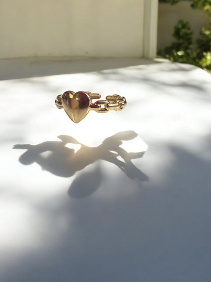 Minimalist Heart Chain Ring – A Bold Yet Elegant Statement