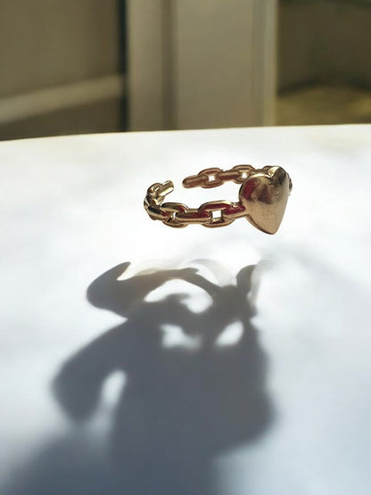 Minimalist Heart Chain Ring – A Bold Yet Elegant Statement