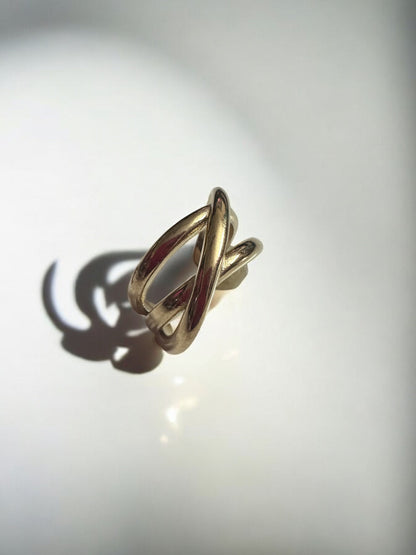Bold & Elegant Twisted Gold Ring