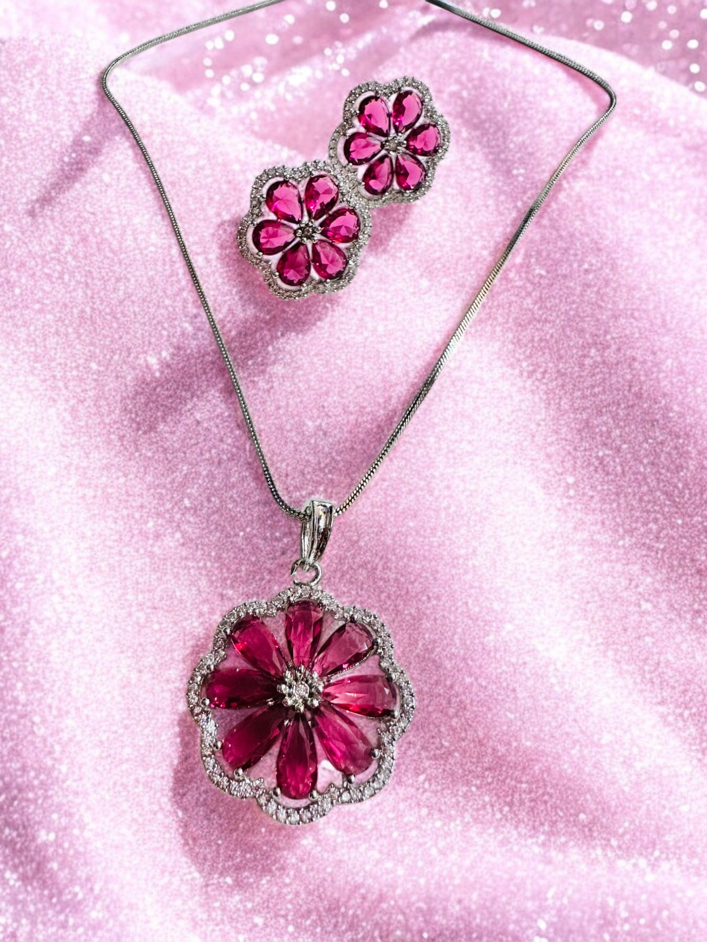 Rhodium Plated Floral Design Pendant Set