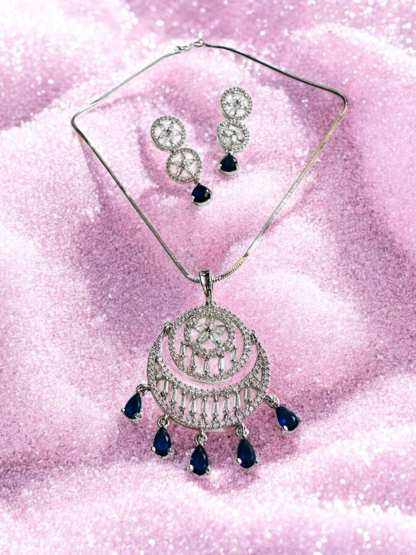 Rhodium Plated Premium Design Pendant Set
