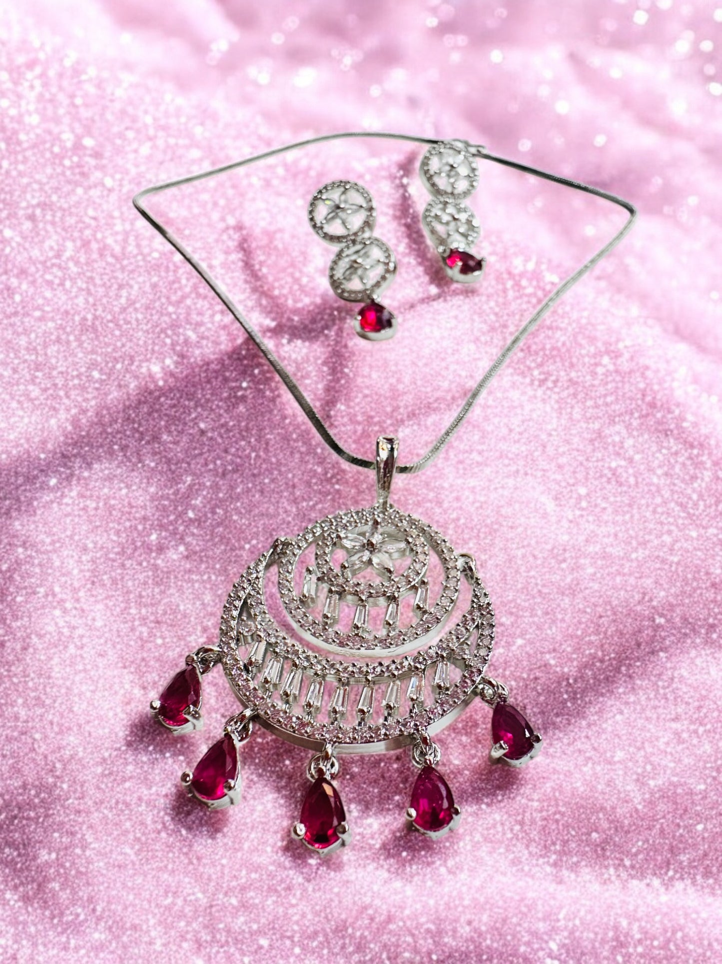 Rhodium Plated Premium Design Pendant Set