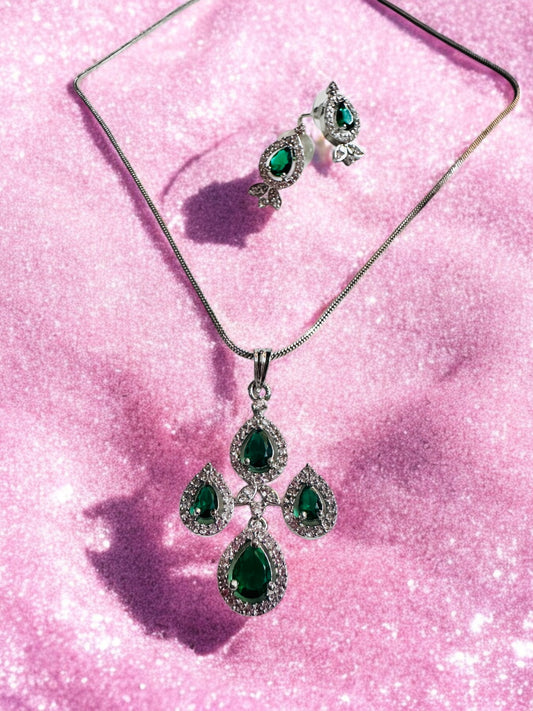 Rhodium Plated Elegant Necklace Set