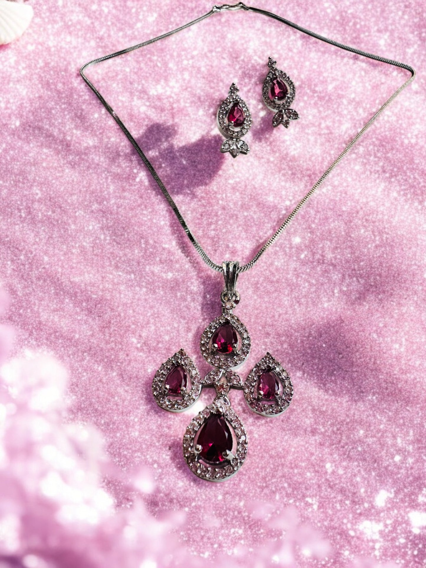 Rhodium Plated Elegant Necklace Set