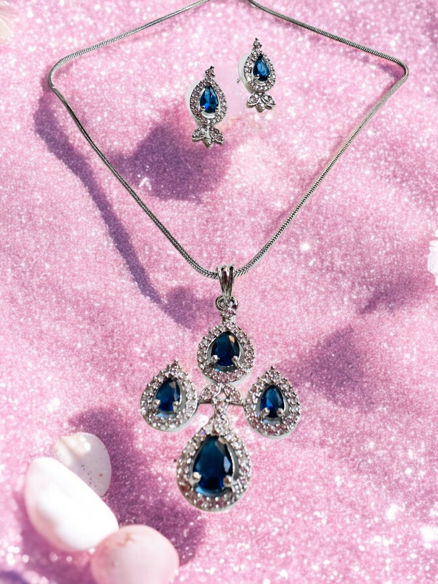Rhodium Plated Elegant Necklace Set