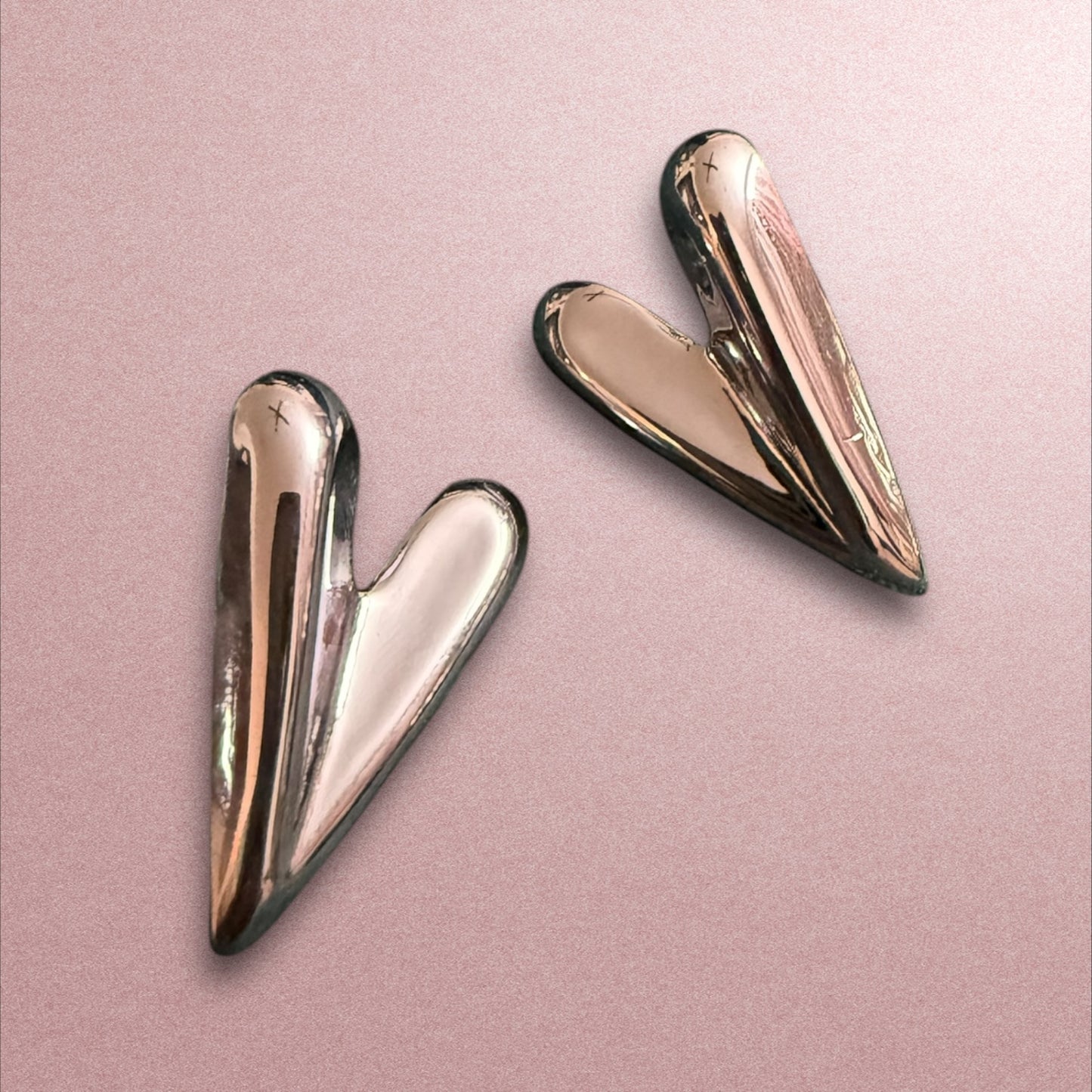 Sculpted Love: Modern Metallic Heart Earrings